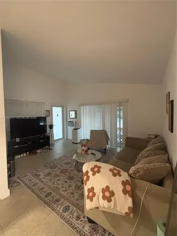 75 Washington Avenue Miami Beach FL 33139