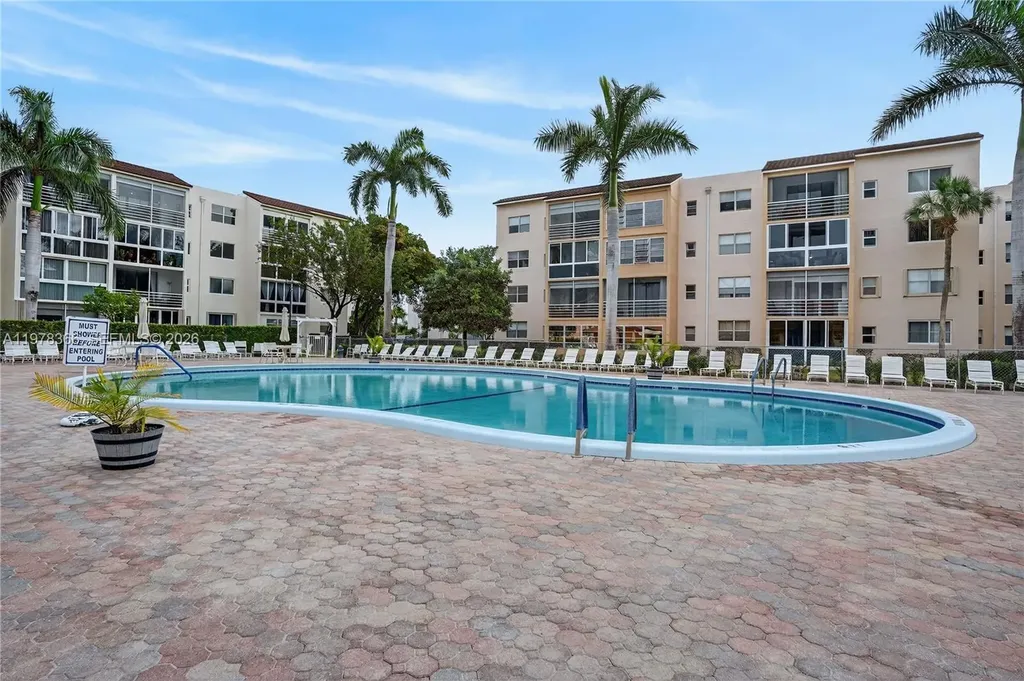 2821 Somerset Drive Lauderdale Lakes FL 33311