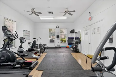 2821 Somerset Drive Lauderdale Lakes FL 33311