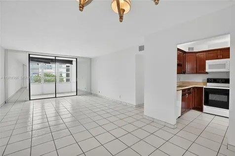 2821 Somerset Drive Lauderdale Lakes FL 33311
