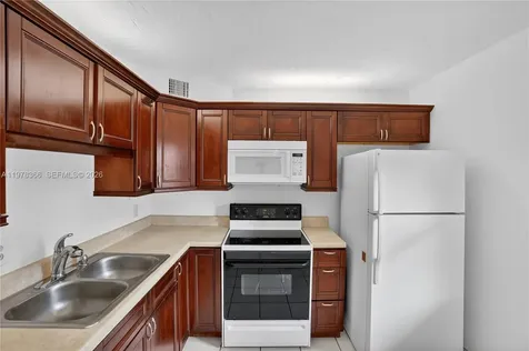 2821 Somerset Drive Lauderdale Lakes FL 33311