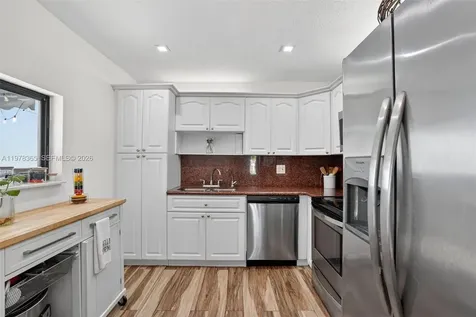 7016 SW 103rd Place Miami FL 33173