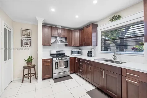 2862 SW 38th Court Miami FL 33134