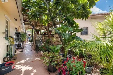 2862 SW 38th Court Miami FL 33134