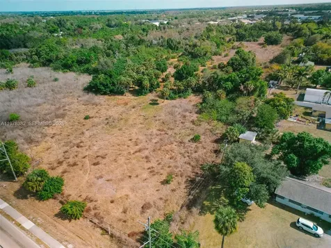 621 Ortiz Avenue Fort Myers FL 33905
