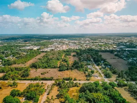 621 Ortiz Avenue Fort Myers FL 33905