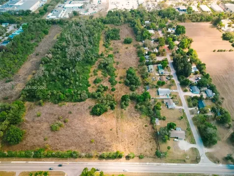 621 Ortiz Avenue Fort Myers FL 33905