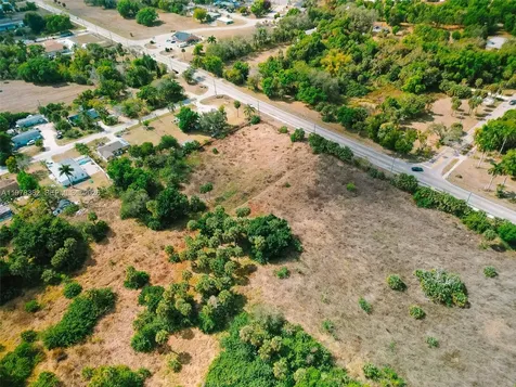 621 Ortiz Avenue Fort Myers FL 33905