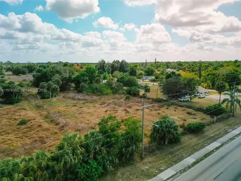 621 Ortiz Avenue Fort Myers FL 33905