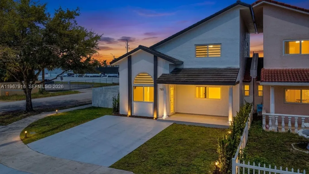 7893 SW 9th Terrace Miami FL 33155
