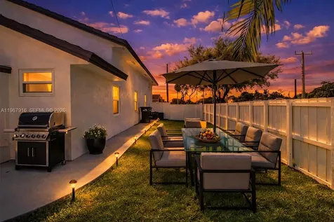 7893 SW 9th Terrace Miami FL 33155