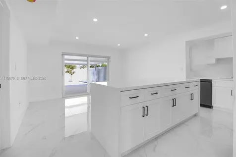 7893 SW 9th Terrace Miami FL 33155