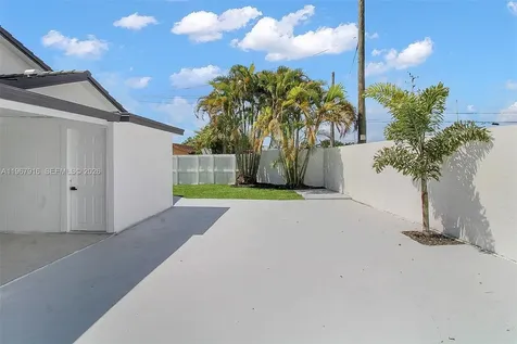 7893 SW 9th Terrace Miami FL 33155