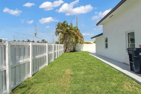 7893 SW 9th Terrace Miami FL 33155