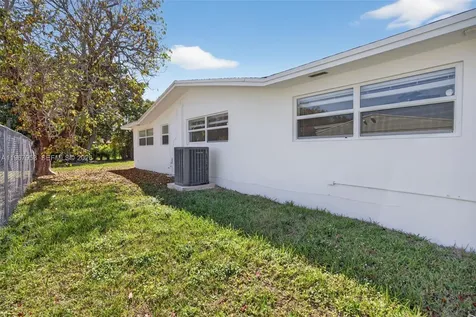 7280 SW 128th Street Pinecrest FL 33156