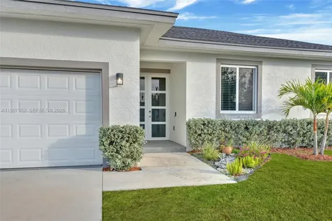 719 Little Rock E Lehigh Acres FL 33974