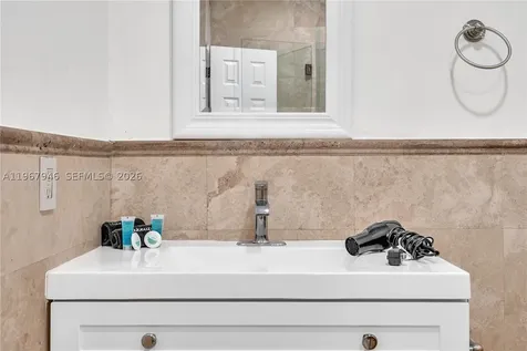 10004 E Bay Harbor Drive Bay Harbor Islands FL 33154