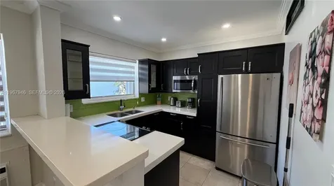 10004 E Bay Harbor Drive Bay Harbor Islands FL 33154