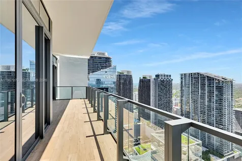 68 SE 6th Street Miami FL 33131