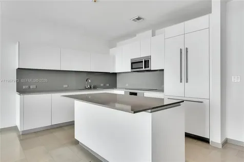 68 SE 6th Street Miami FL 33131