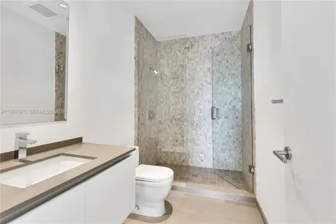 68 SE 6th Street Miami FL 33131
