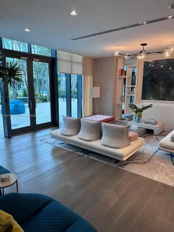 650 NE 32nd Street Miami FL 33137