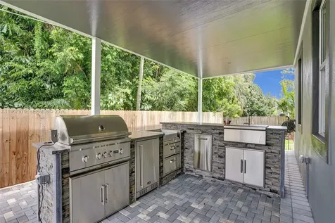 4593 Meadow Green Trail Lake Worth FL 33463