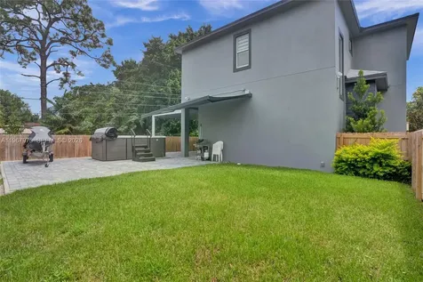 4593 Meadow Green Trail Lake Worth FL 33463