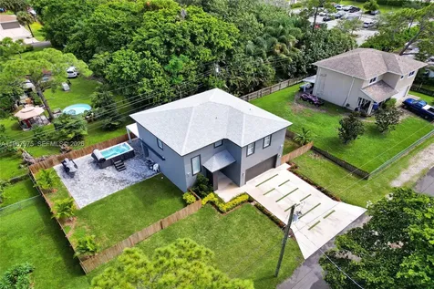 4593 Meadow Green Trail Lake Worth FL 33463