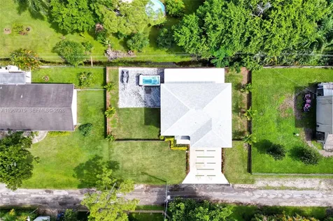 4593 Meadow Green Trail Lake Worth FL 33463