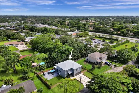 4593 Meadow Green Trail Lake Worth FL 33463