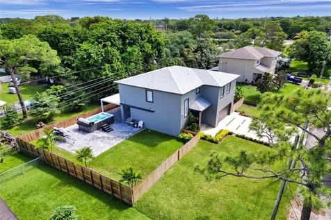 4593 Meadow Green Trail Lake Worth FL 33463