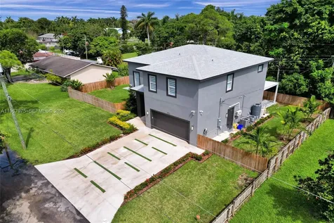 4593 Meadow Green Trail Lake Worth FL 33463