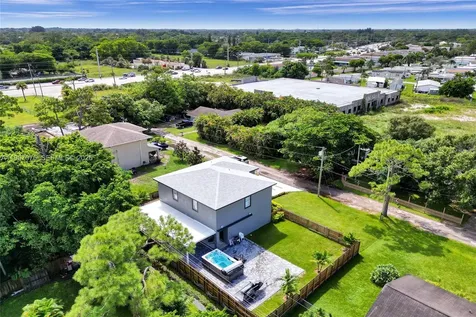 4593 Meadow Green Trail Lake Worth FL 33463