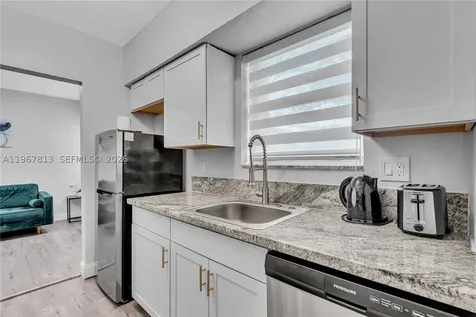 10002 E Bay Harbor Drive Bay Harbor Islands FL 33154