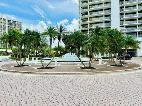 20281 E Country Club Drive Aventura FL 33180