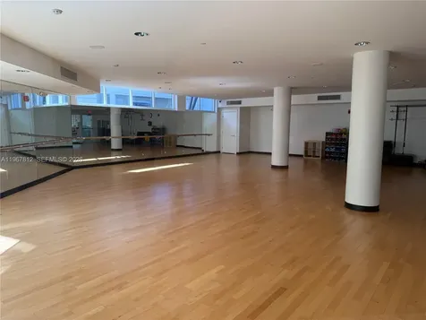 20281 E Country Club Drive Aventura FL 33180
