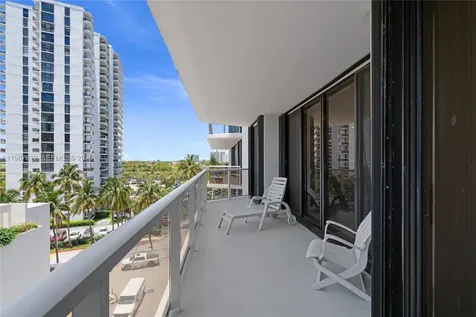 20281 E Country Club Drive Aventura FL 33180