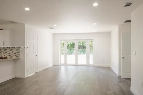 6634 SW 76th Terrace South Miami FL 33143