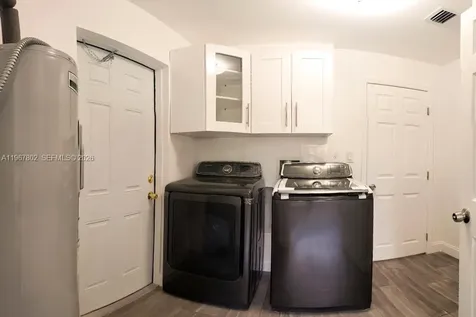 6634 SW 76th Terrace South Miami FL 33143