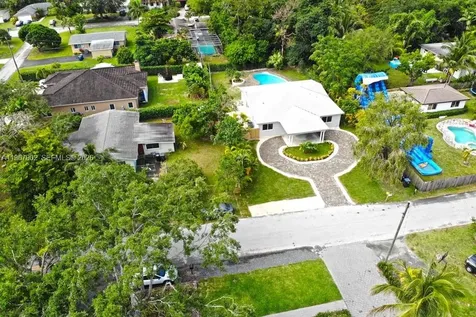 6634 SW 76th Terrace South Miami FL 33143