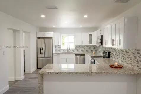 6634 SW 76th Terrace South Miami FL 33143