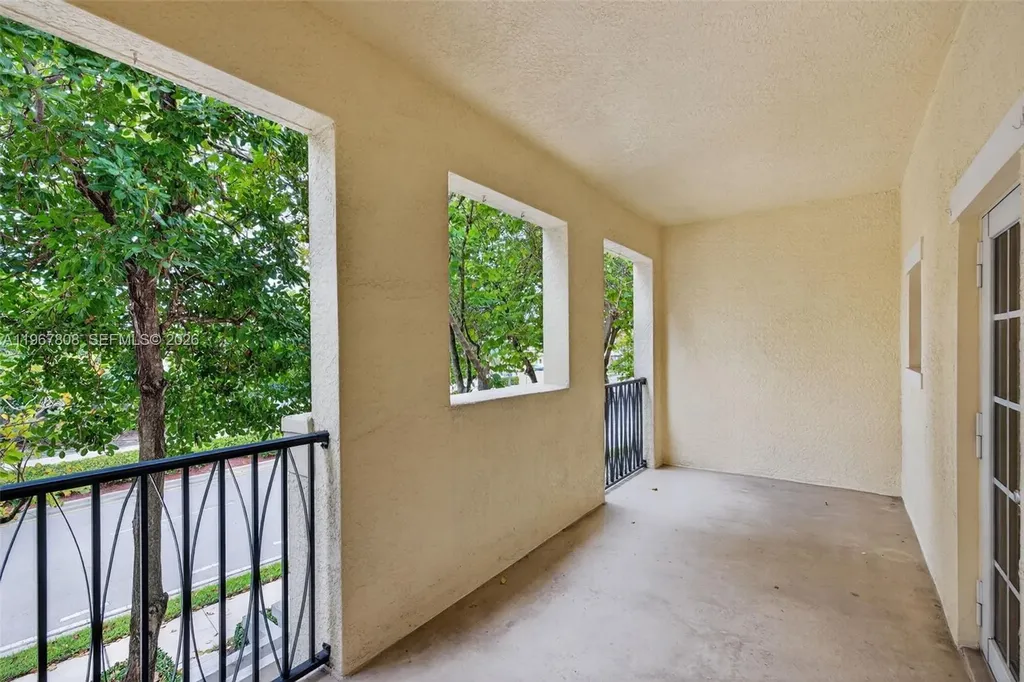 704 SW 1st Avenue Pompano Beach FL 33060