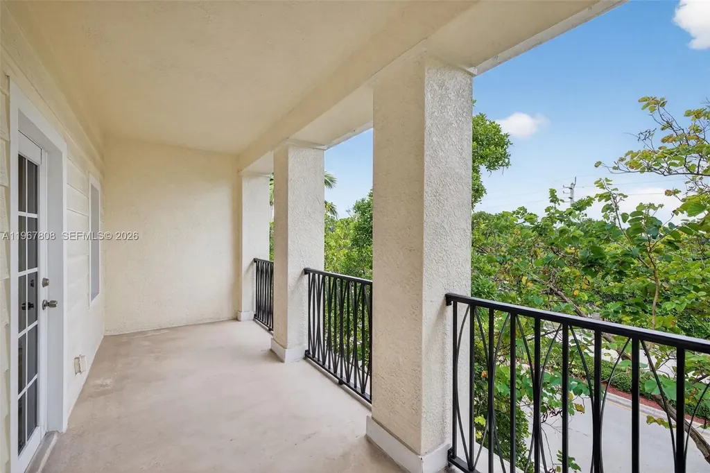 704 SW 1st Avenue Pompano Beach FL 33060