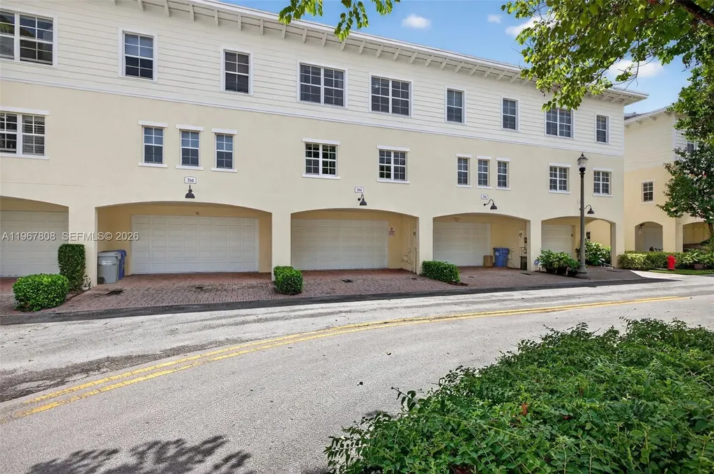 704 SW 1st Avenue Pompano Beach FL 33060