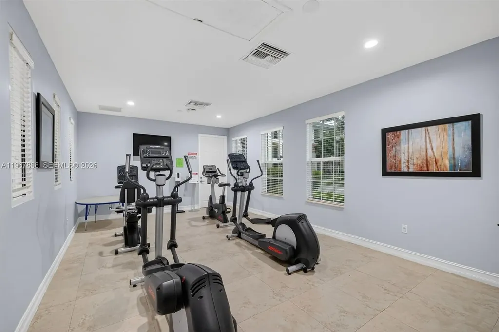 704 SW 1st Avenue Pompano Beach FL 33060