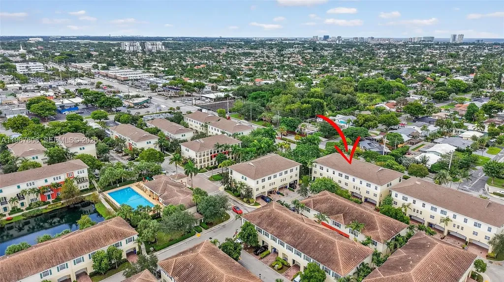 704 SW 1st Avenue Pompano Beach FL 33060