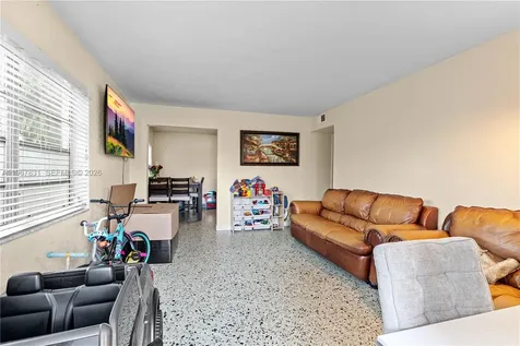 911 NW 22nd Place Miami FL 33125