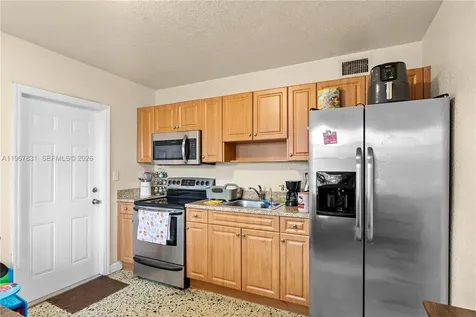 911 NW 22nd Place Miami FL 33125