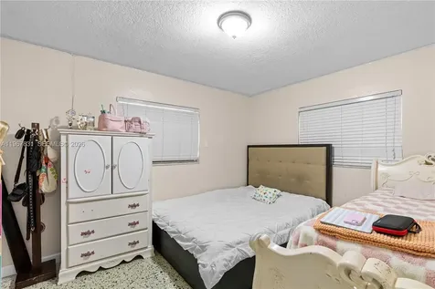 911 NW 22nd Place Miami FL 33125